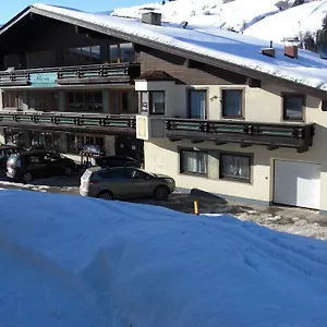 Bed & Breakfast Hotel-pension Flora