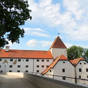 https://gastehaus-malzerei-auf-schloss-neuburg-am-inn.com-bavaria.com